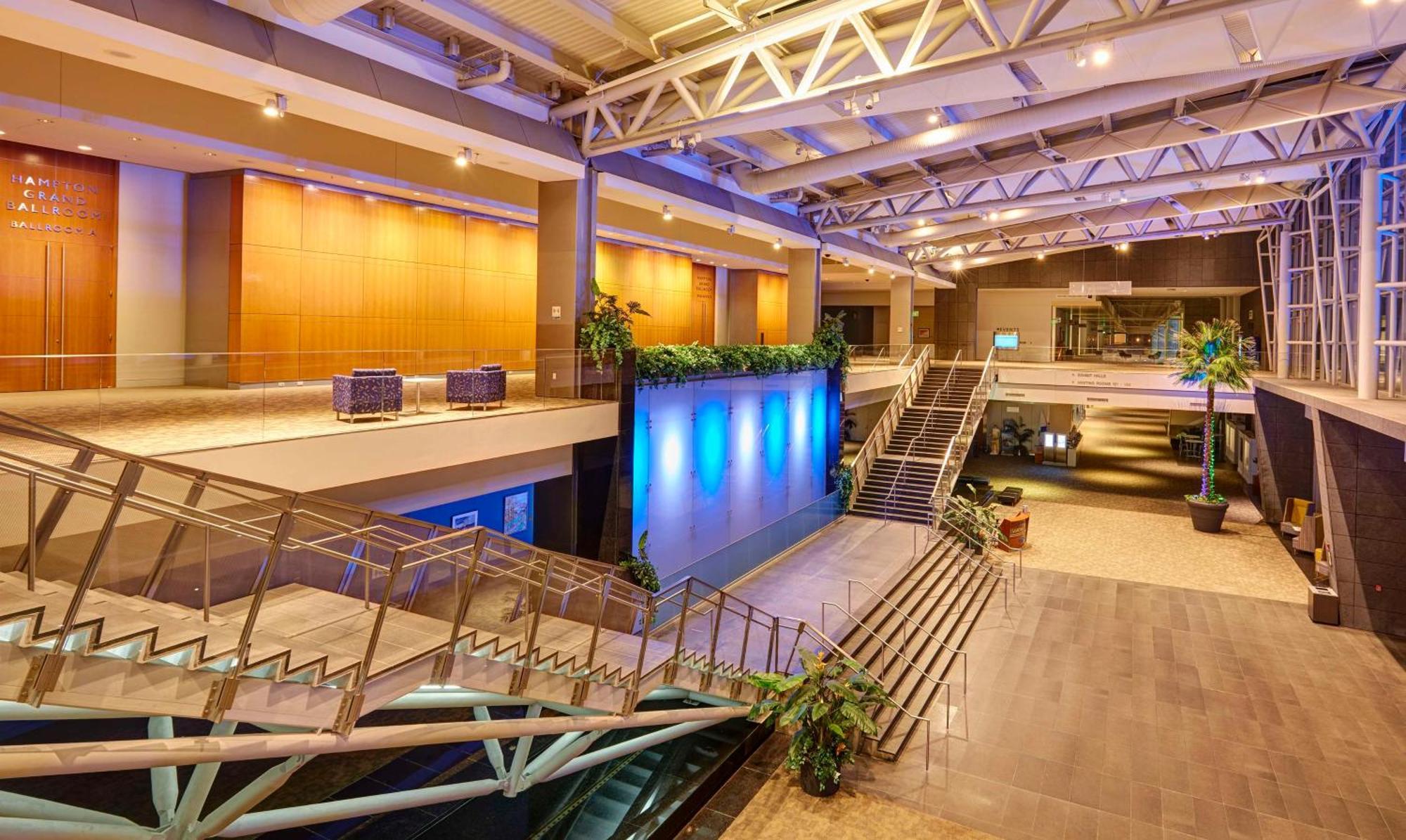 Embassy Suites By Hilton Hampton Convention Center Экстерьер фото